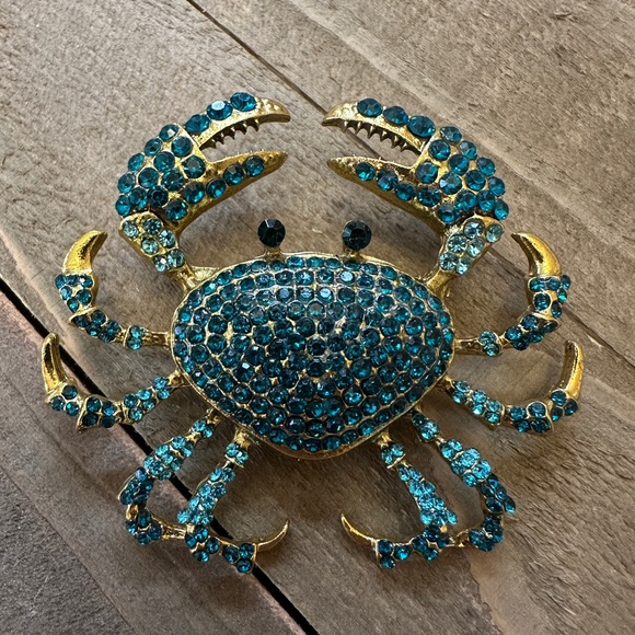 Sparkling Ocean Blue Crab Brooch - Picture 5 of 9
